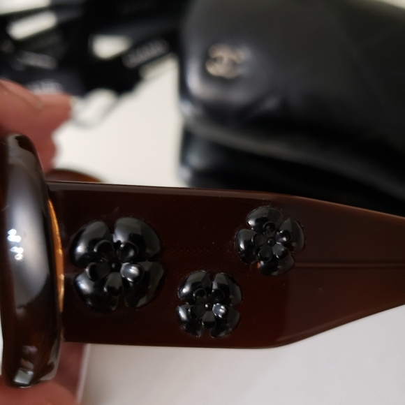 FINAL SALE🥳🎉 Small Face Chanel Sunglasses - Picture 6 of 9